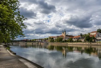 Holnapi időjárás – május 18. marad a változékony, hűvös idő, több helyen esővel Holnapi időjárás – május 18.: marad a változékony, hűvös idő, több helyen esővel